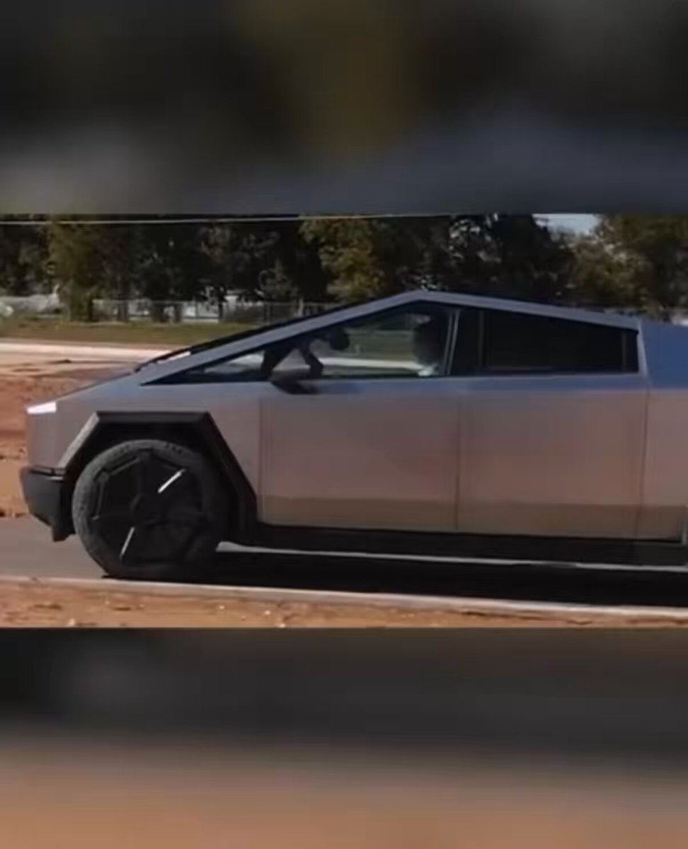 Cybertruck Cyberbeast vs Lamborghini Urus: $96K Beats $208K
