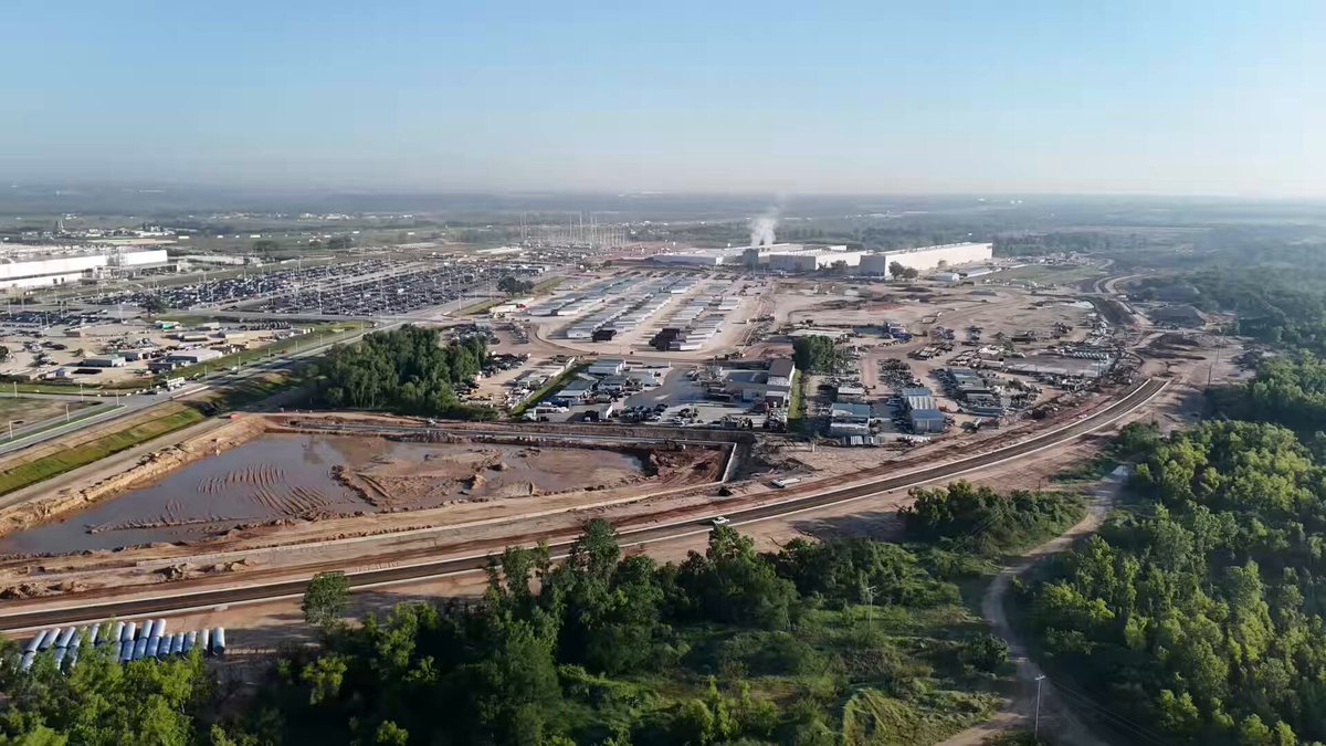 Giga Texas Chip Fab and Optimus Factory Rising Fast