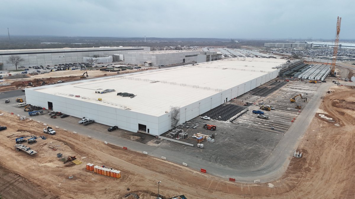 Tesla Cortex 2.0 Powers Up in April: What It Means for Optimus