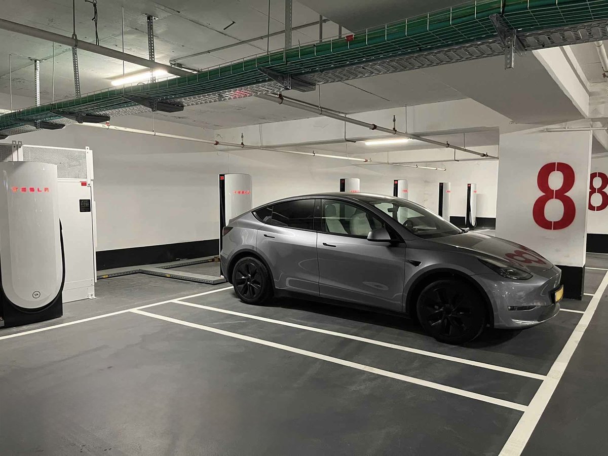 Tesla Opens New Supercharger in Kefar Sava, Israel (8 Stalls)