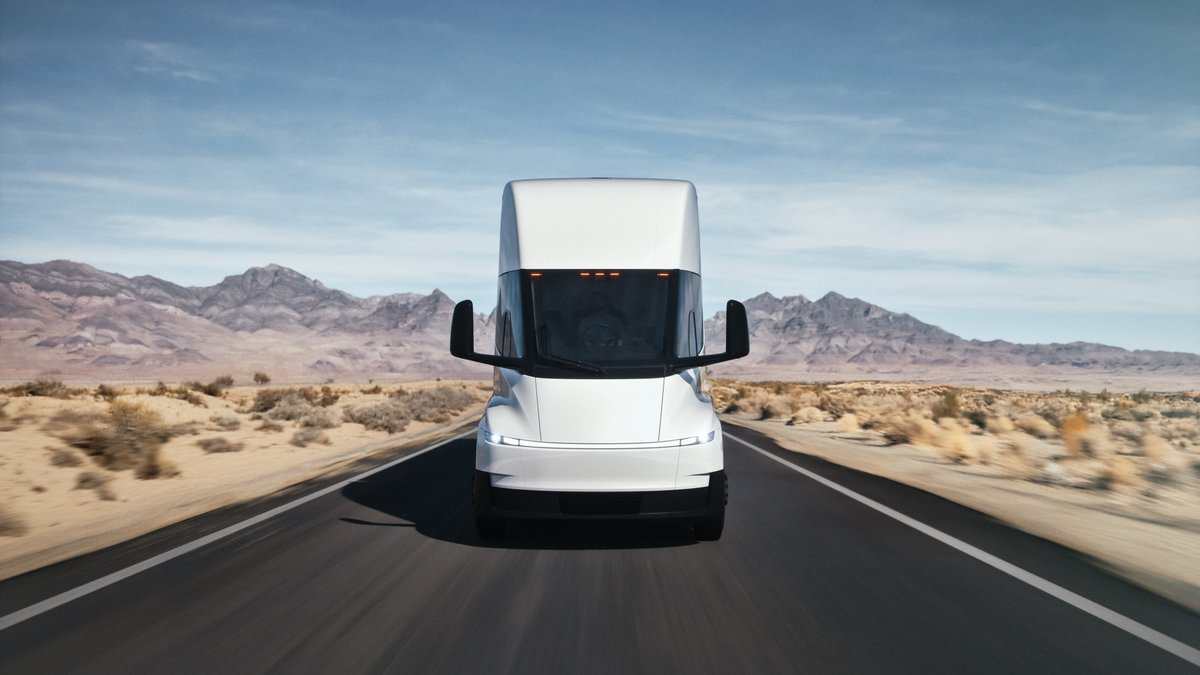 Einride Buys 500 Tesla Semis in Largest-Ever Electric Truck Order