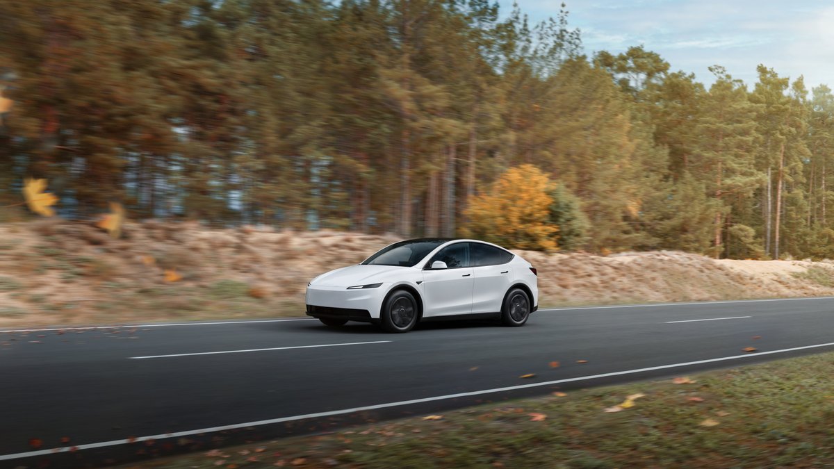 US House Proposes $130 Annual EV Fee to Fund Road Repairs