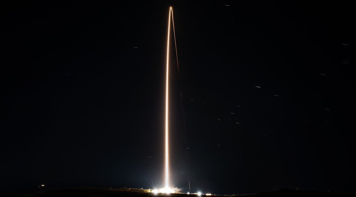 SpaceX Flies Two Heavy-Class Rockets in 10 Hours: What It Means