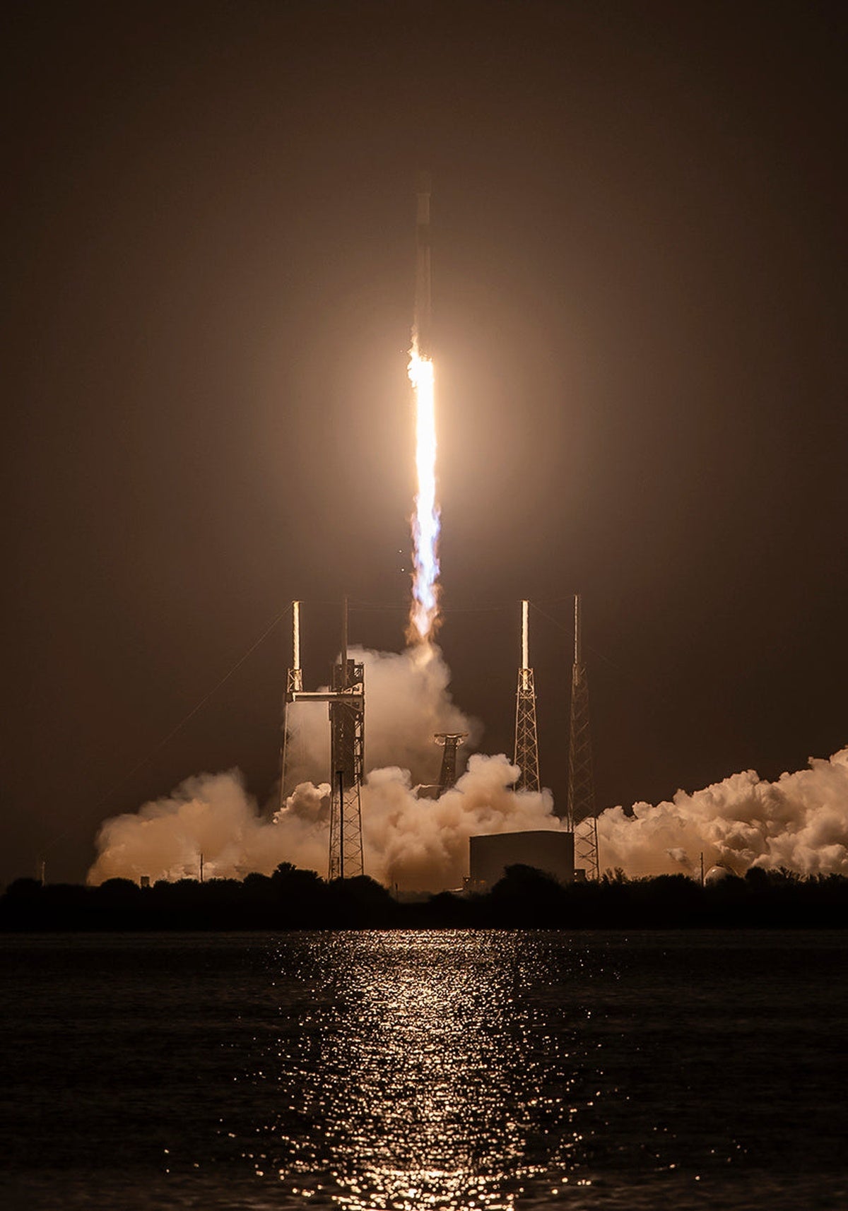 SpaceX Launches 29 Starlink Satellites on Falcon 9 from Florida