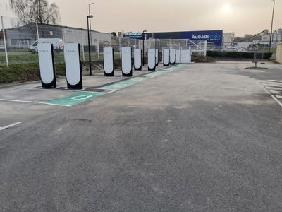 Tesla Opens New Supercharger in Le Mans, France: 9 Stalls, 250kW