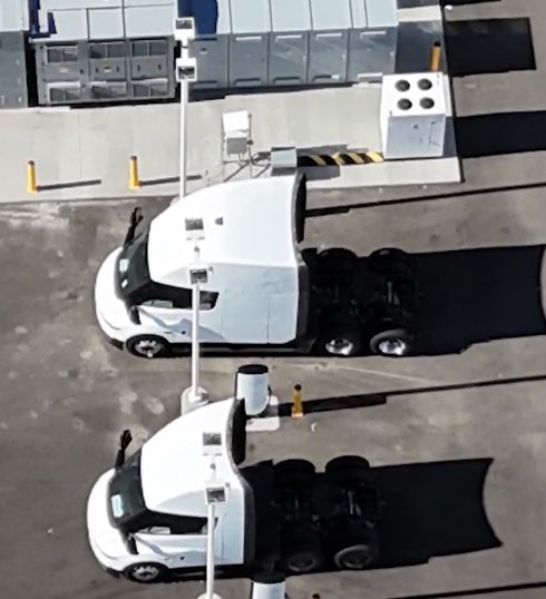 Tesla Semi Long Range vs Standard Range: Key Specs Compared