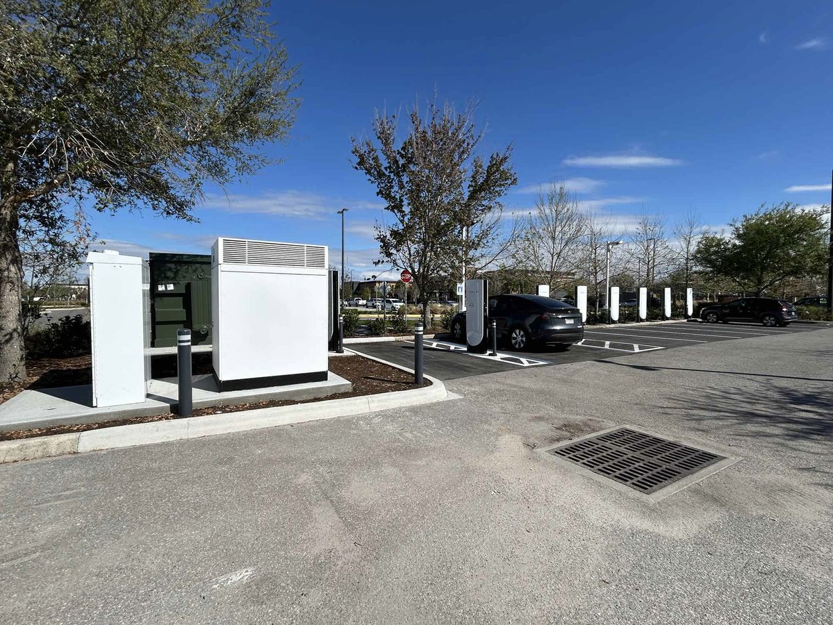Tesla's 500 kW V4 Supercharger Network Hits 4 U.S. Locations