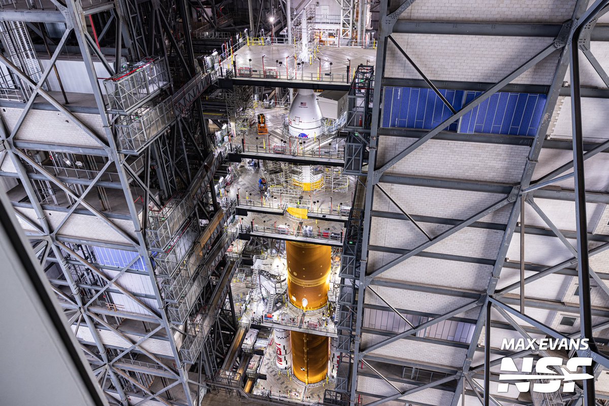 Artemisページ Artemis II Rollout to LC-39B Locked for March 19