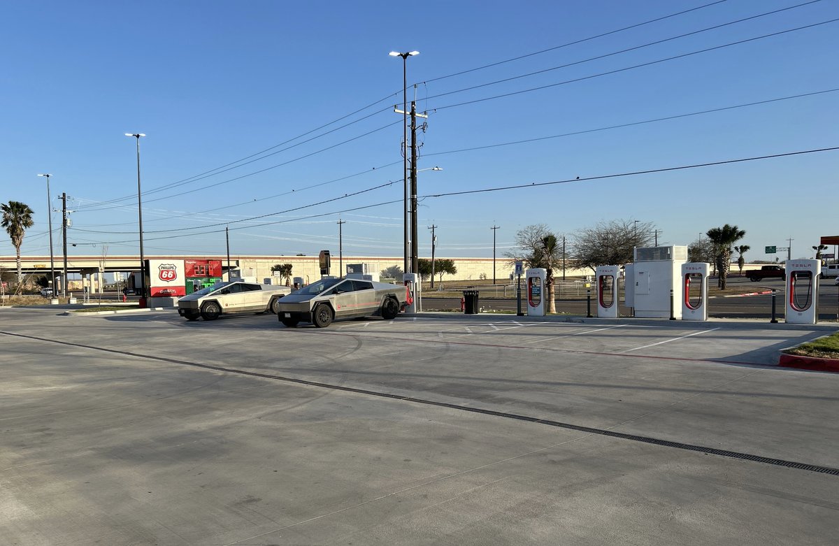 New Tesla Supercharger Opens in Kingsville, TX: 12 Stalls
