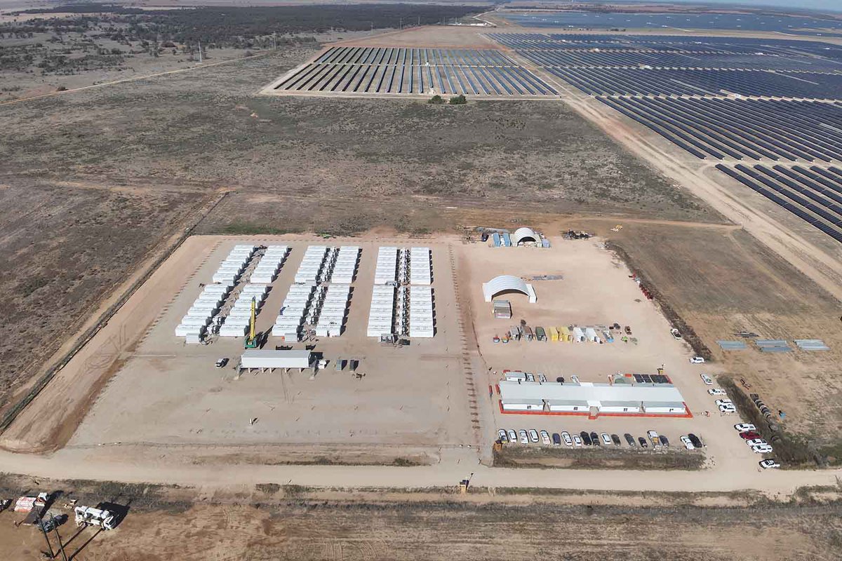 Tesla Megapack Facility Goes Live in Australia: 144 Units, 400 MWh