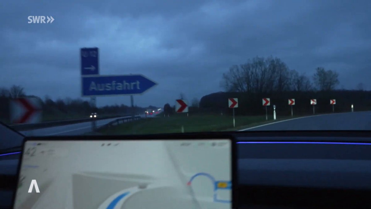 German TV Reporter Calls Tesla FSD V14 'Perfect' in Real-World Test