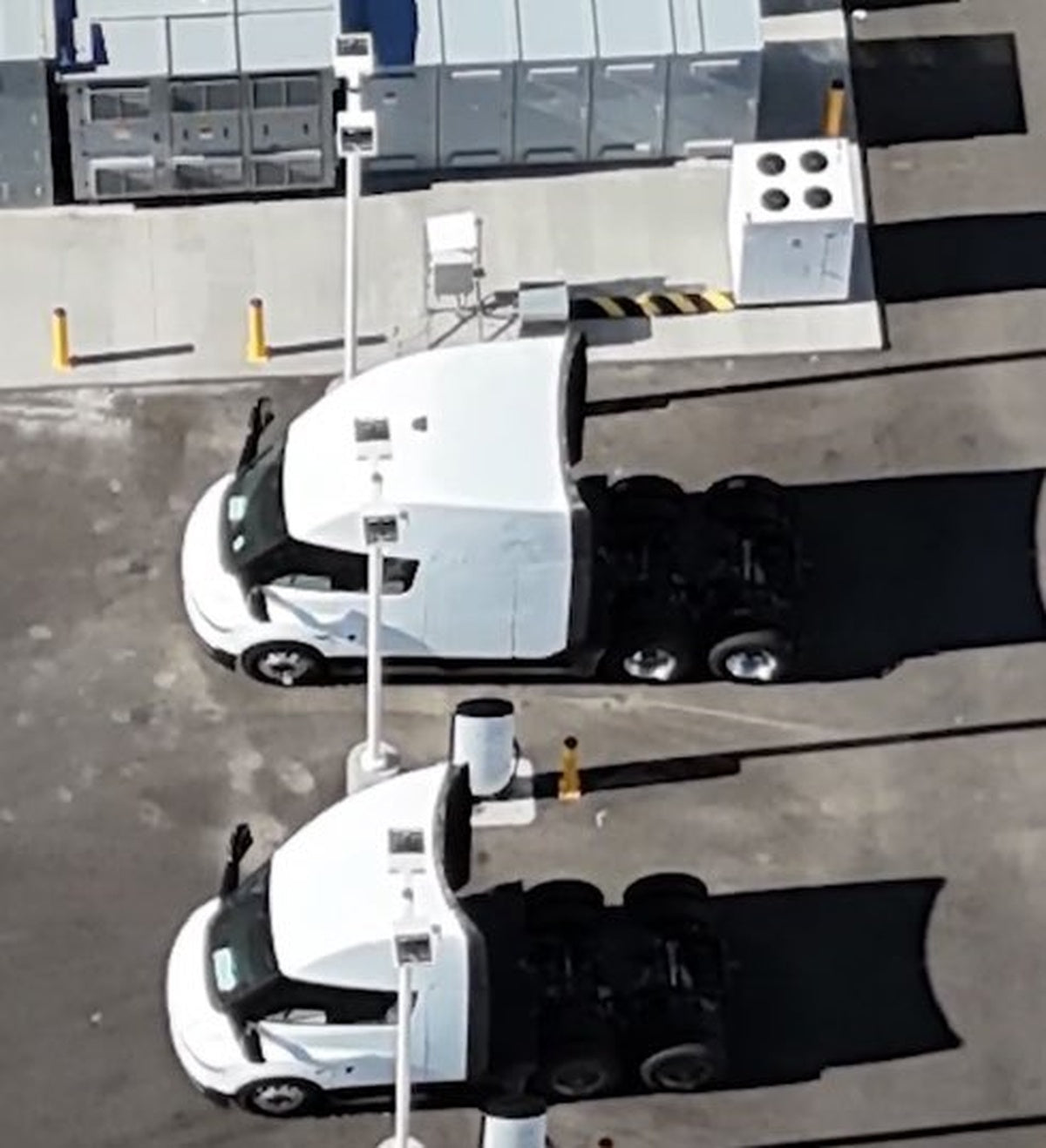 Tesla Semi Long Range vs Standard Range: Key Specs Compared