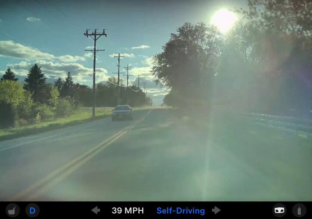How Tesla FSD Sees Through Extreme Glare Better Than You Can
