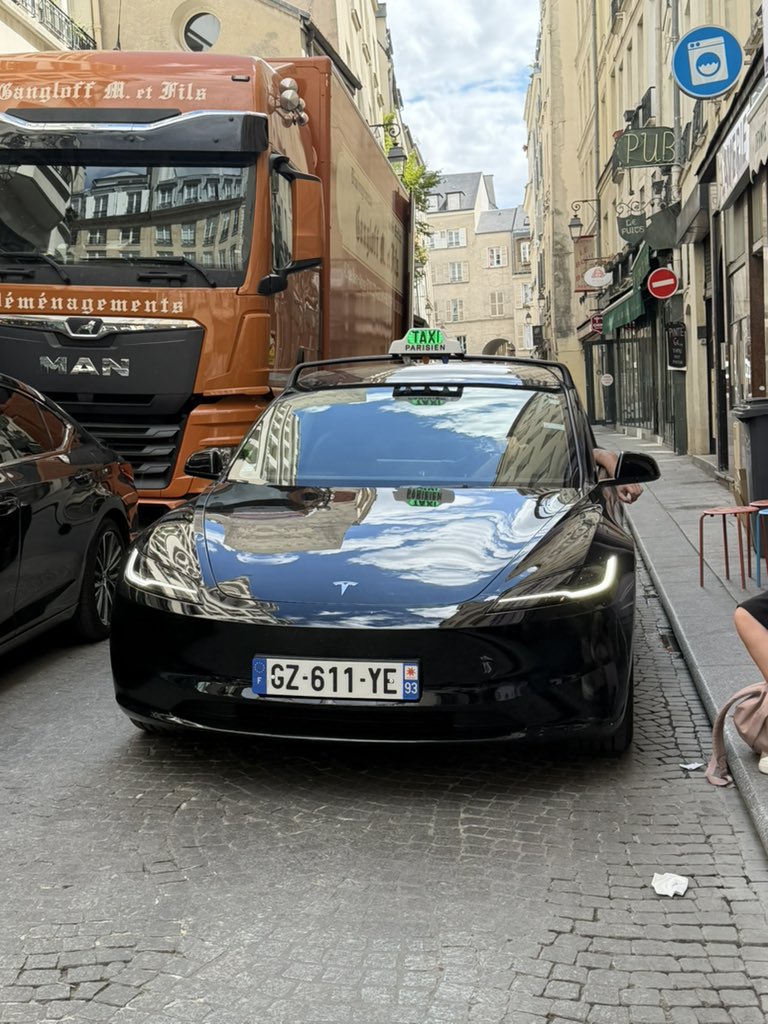 Tesla Model 3 as a Paris Taxi: 5 Details That Matter