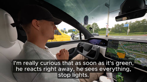 Tesla FSD Supervised Avoids T-Bone Crash in the Netherlands
