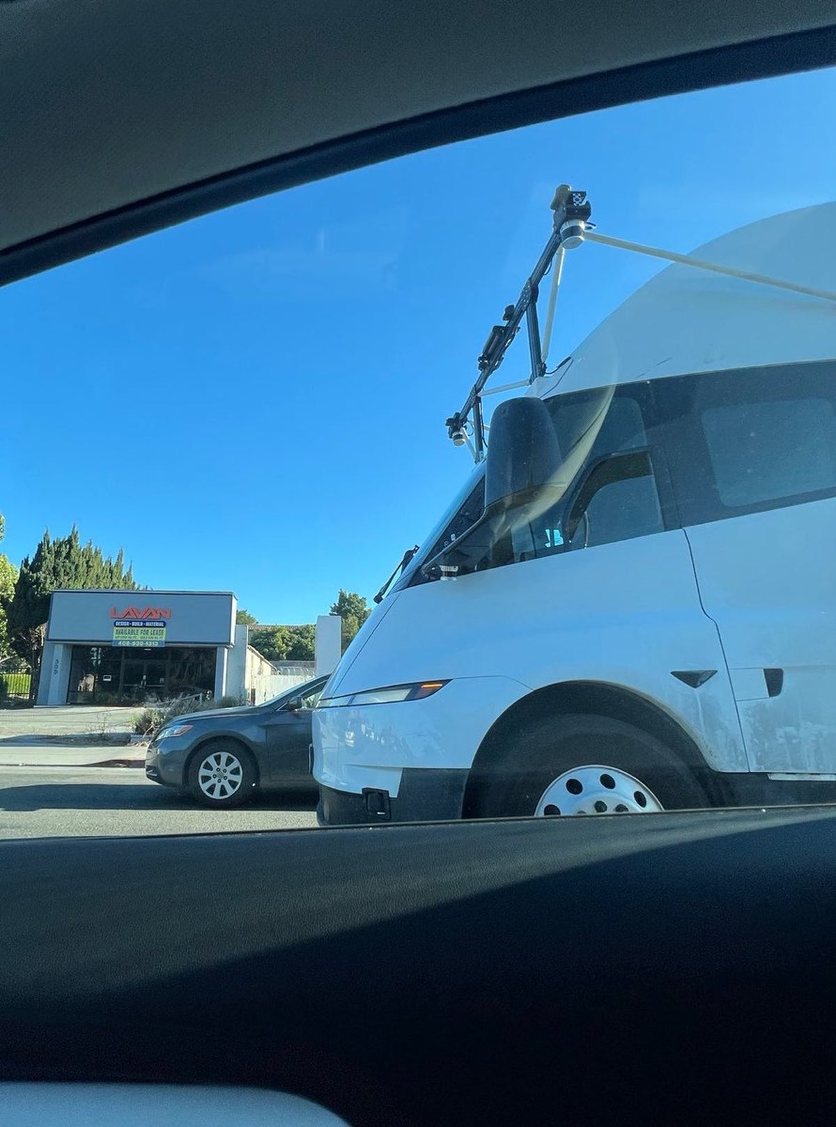 Tesla Semi Spotted Testing FSD Hardware for the First Time