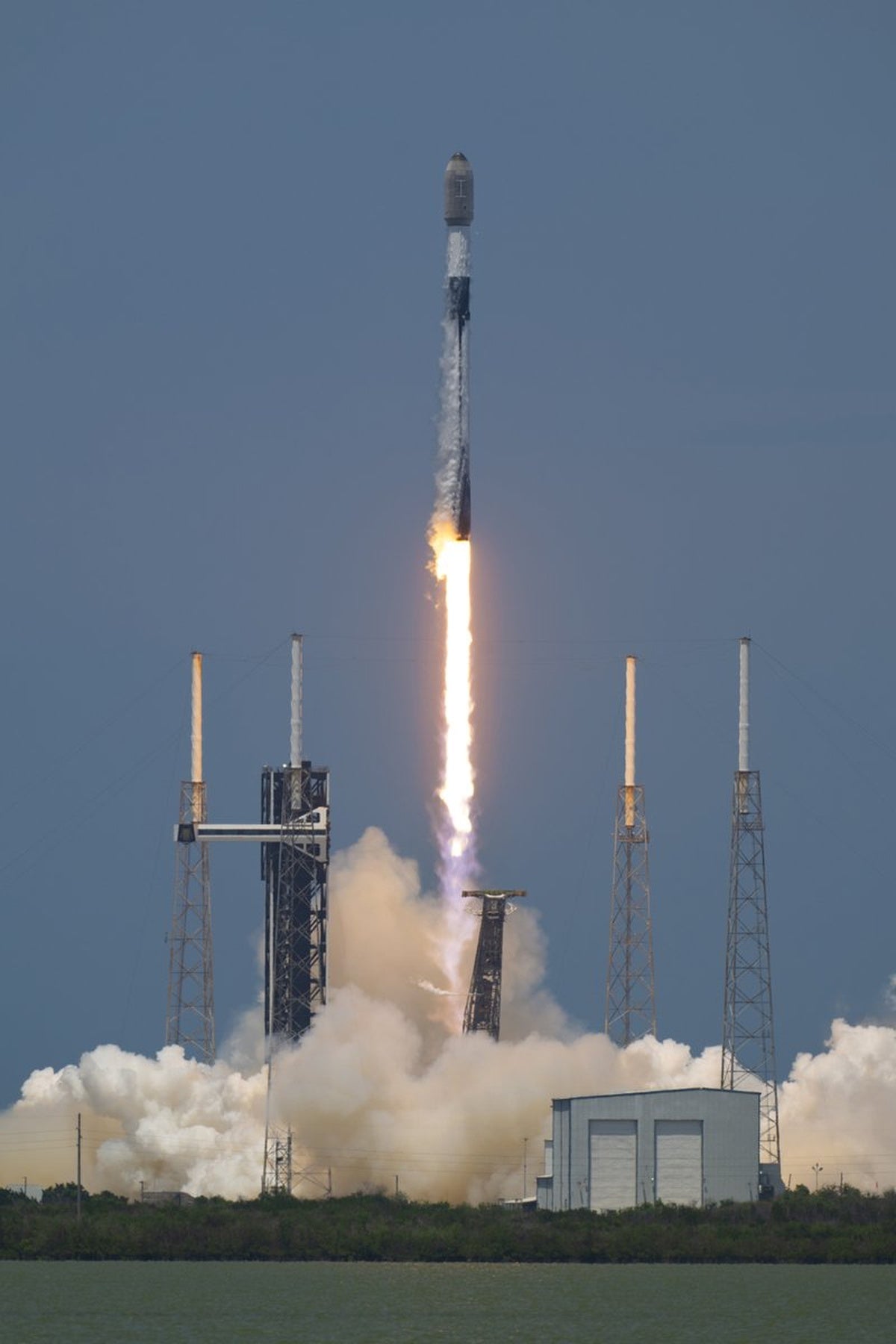 SpaceX Deploys 29 Starlink Satellites in Falcon 9 Launch from Florida