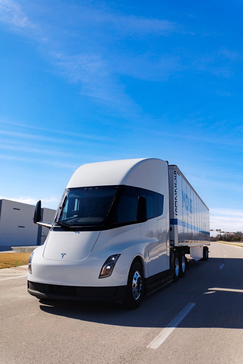 Tesla Semi Hits 1.64 kWh/Mile in 4,700-Mile Texas Trial