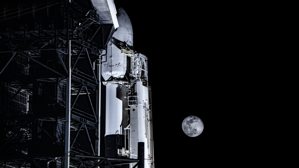Falcon 9's Dual Lunar Launch: 5 Details That Matter