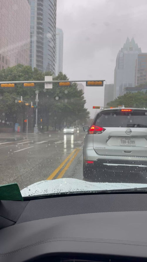 Tesla Cybercab Operates in Heavy Rain — What It Means for the Robotaxi Rollout