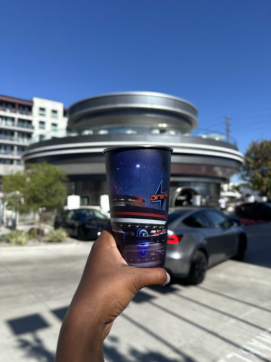 Tesla Optimus Appears at Tesla Diner This Thursday