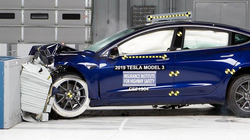 2020.03.04 Tesla Daily Briefing-Model 3 gets top pick from highway safety body second year in row